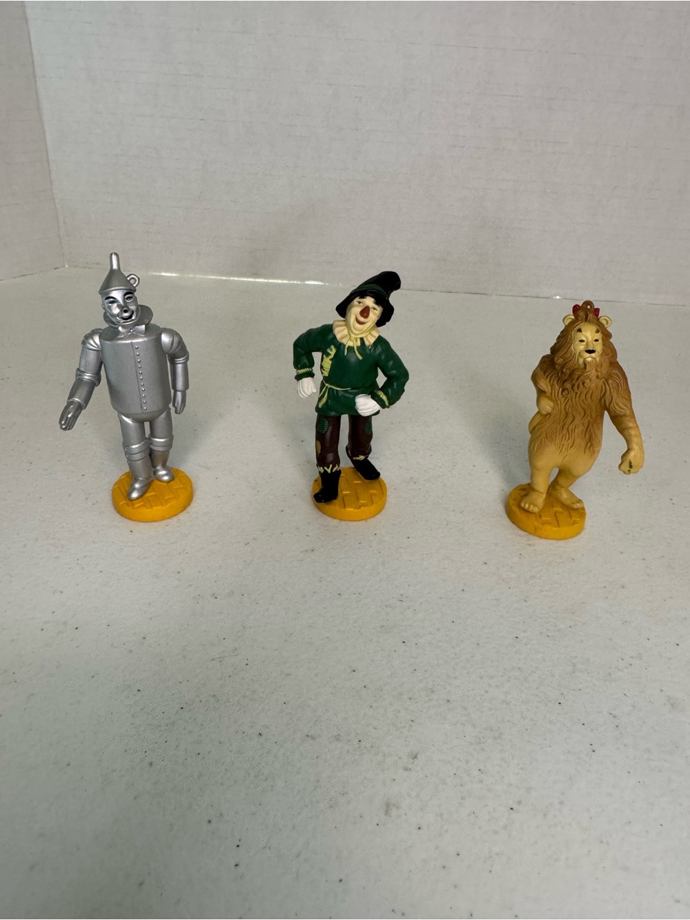 WIZARD OF OZ figures Wizzard OF Oz- 1939 Loew's Ren 1966 MGM 1987 Turner
